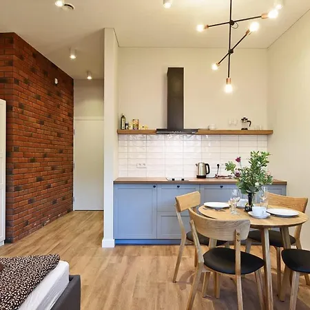 Domillion New Modern Old Town U2302